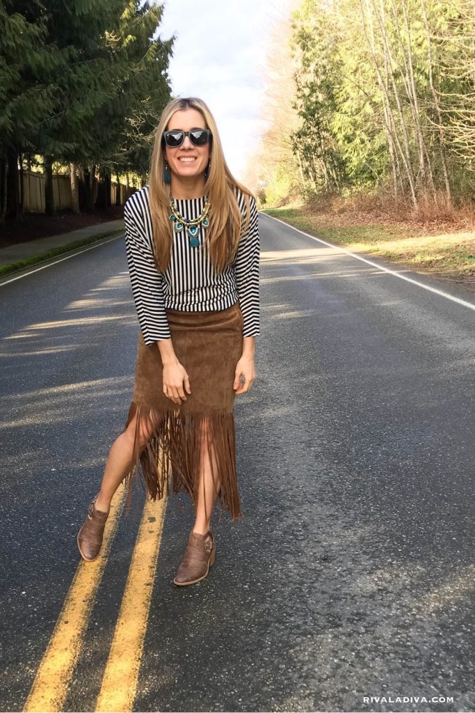 DIY Fringe Skirt and Nicole Lee Fringe Necklace on RivaLaDiva.com
